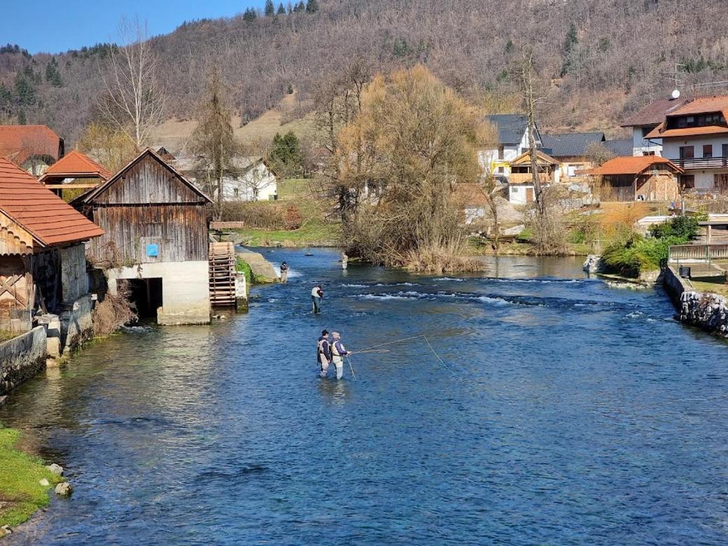 Krka River Lodge Znojile pri Krki Zewnętrze zdjęcie